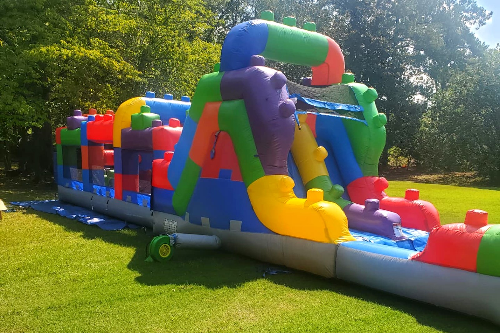 Carolina Gauntlet 42 set up for a Swansea backyard party